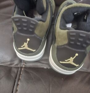 COPY - Jordan 4 craft olive